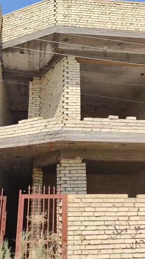 هيكل مساحه ١٠٠متر لوجهه ٦اوربع لنزال ١٦طابقين اوبيتونه صاله اومطبخ ٣نوم خدمات فوك او جوه لمكان لعدل لثالث تنازل شركه ابسمي مباشر ***********
