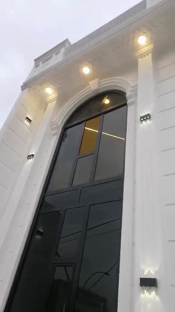 اسطه لؤي كهربائي تأسيس العمارات والبيوت حسب طلب  مستعدون عمل بوردات سيطره ATS خبره بالعمل حسب مواصفات مطلوبه ***********
