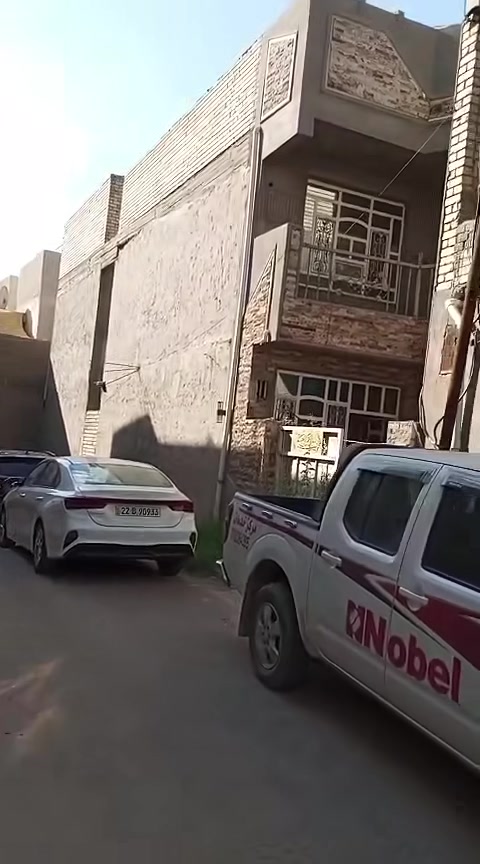 السلام عليكم تعلن شركة الجبوري للعقار والمقاولات العامه عن دار للبيع ملك صرف زراعي سند 25 في منطقة الكريعات القصور بناء نضيف والدار فارغ مباشر بعد العقد تستلم مفتاح
1 المساحة 140 متررر
2 الواجه 7 مترررر 
3 النزال 20 مترررر 
4 عرض الشارع 7 مترررر 
5 السعر 285 مليون وبي مجال
يتكون من طابقين وستاره وبيتونه 
الطابق الأول كراج وصاله وحولي ومطبخ وغرفة نوم وخدمات ومنورر ثنين 
الطابق الثاني غرفتين نوم وحولي وخدمات وسطحين 
عنوان الشركة الكريعات الكويتي شارع حسينية ابي تراب قرب فلكة القرغولي استفسار اتصال على الارقام التاليه 
*********** أبو صكر الجبوري 
***********
