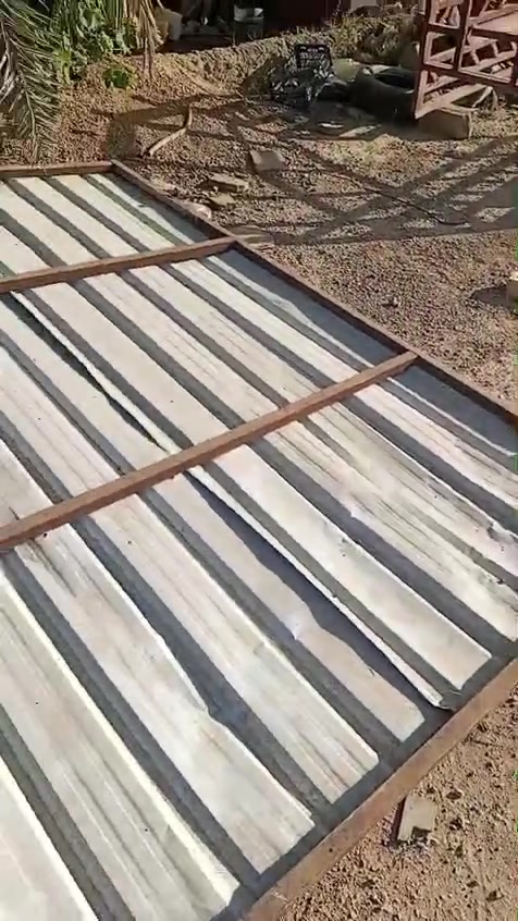 عماريه البيع طول ٣ م وعرض ٣ م  مكان الحيره السعر ١٠٠ الشراي يدلل
