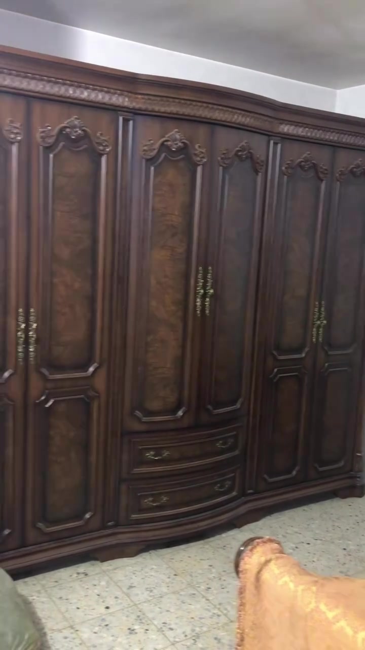 السلام عليكم…
غرفة نوم للبيع 
بحالة جيدة جدا
موجودة بمنطقة الغدير 
للتواصل على الرقم ***********
متواجد على الواتس اب ايضا

