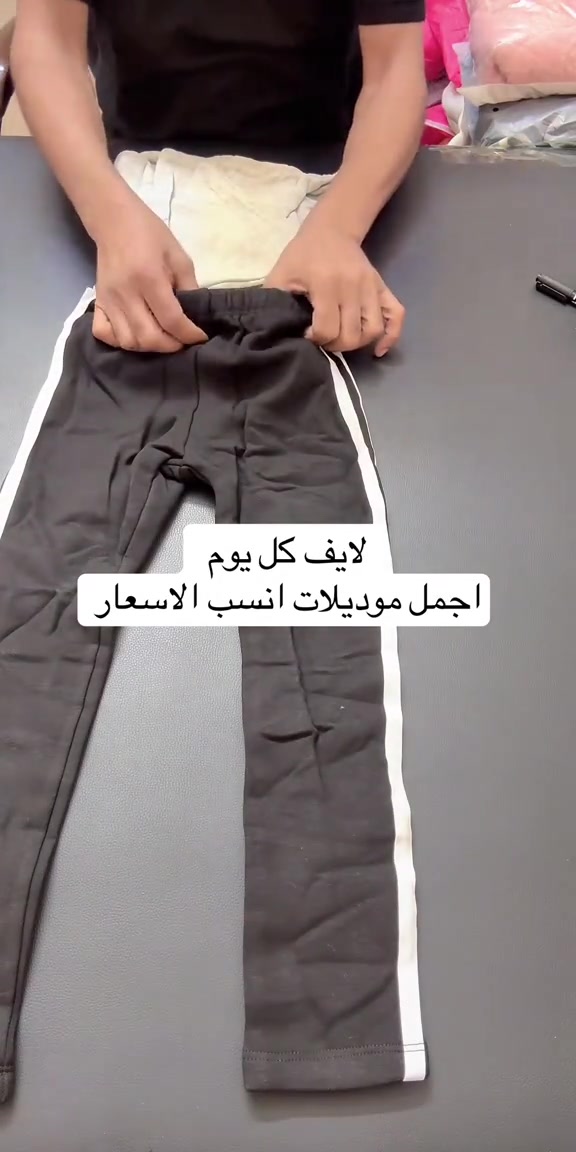 #tiktoklive #livehighlights #ملابس_اطفال #creatorsearchinsight #نسائي 

نص مكتوب في الصور:
- لايف كل يوم
- اجمل موديلات انسب الاسعار