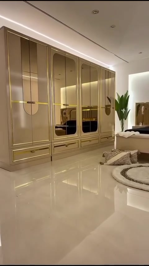 تم وصول 🚚
موديل اسيل عسلي 
*10 قطع*
برغي وجوي حديد✅
ظهر بلوك 8 ملم✅
سرير دبل جك✅
مجرات تحت الكنتور✅
الجام فول برونزي✅
كنتور رفوف 
♦️كنتور 340 ملحق
♦️ميز تواليت 145 cm انارة ب مرايا
♦️ كومدي عدد2
♦️سرير200 سم*180سم
♦️مرايا قيافه
♦️شازلون 
♦️طابورية
♦️دراور
السعر مليون و550  للحجز تواصل ع رقم واتساب ***********
