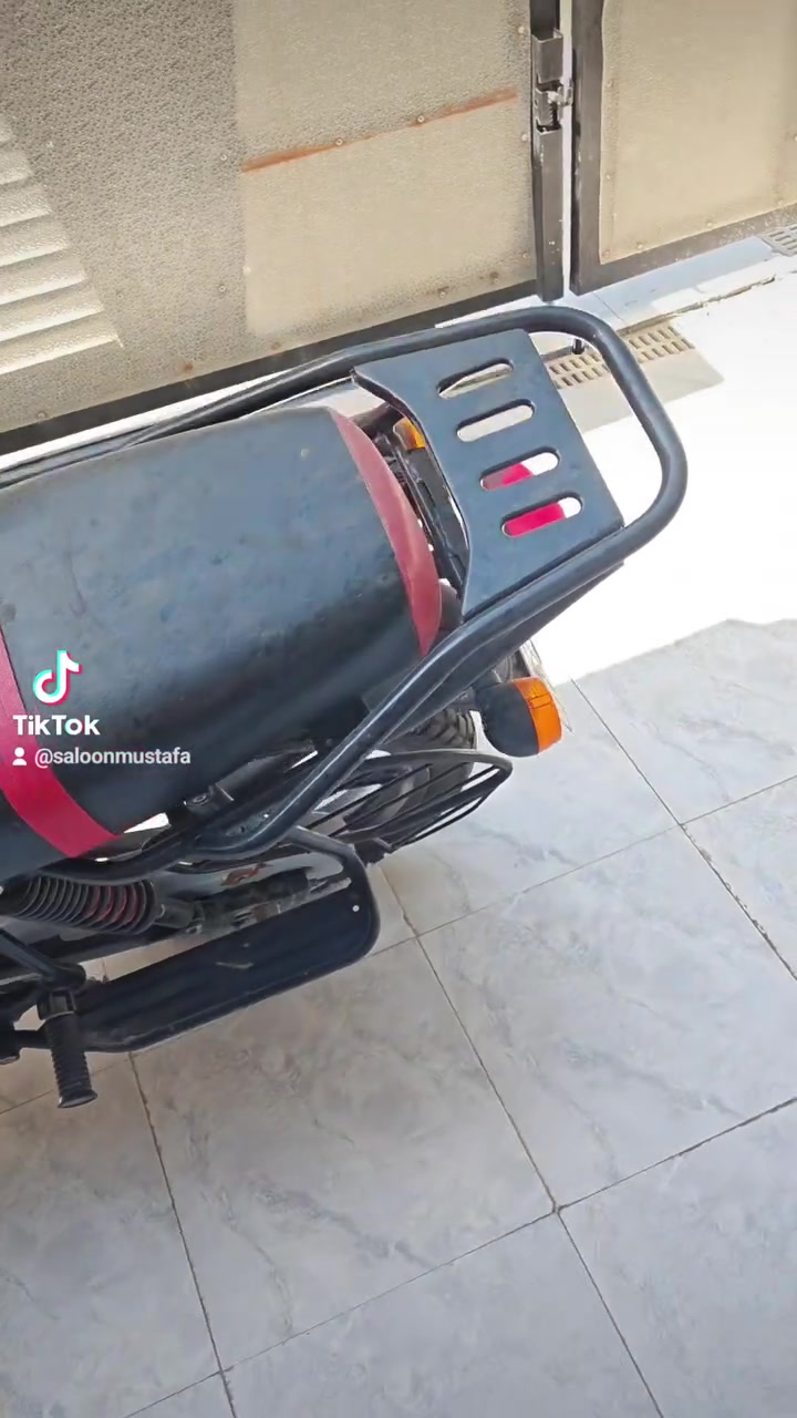 للبيع: دراجة بوكسر موديل 2022
• الرقم والملكية: مرقمة جديد رقم ديالى وباسمي شخصياً.
• الاستخدام: مال جناي واستعمال شخصي، الدراجة ما مشتغلة دليفري.
• الحالة والنظافة: اخت الجديدة وكلش نظيفة، محرك جديد ودبلات وتايرات وباتري وقشر كله جديد وما بيها أي نقص.
​• السعر: 1,900,000 دينار (مليون و900 ألف) وبيها مجال كلش قليل للطيبين.
• المكان: بعقوبة
• للتواصل: [ ***********
