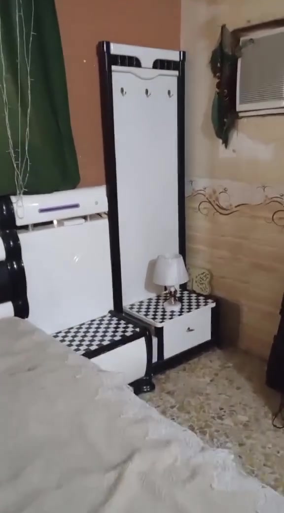 طوريج ام الهوى • غرفه اخشاب
