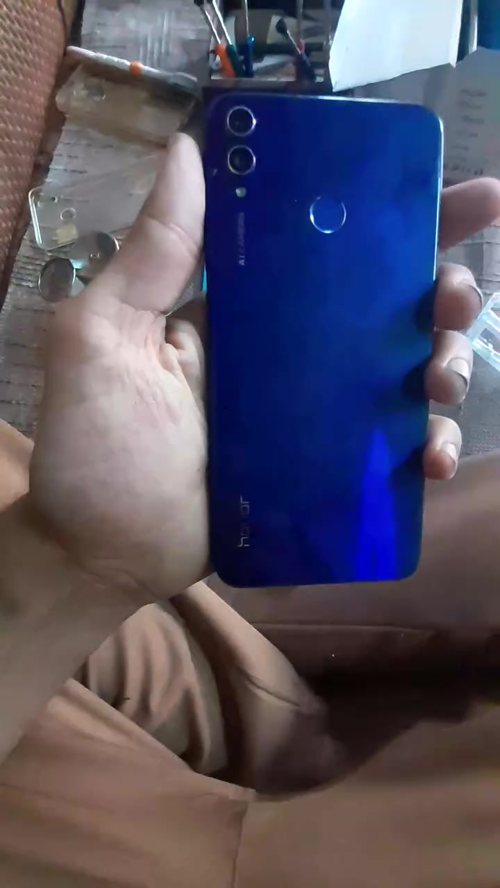 السلام عليكم جهاز نظيف السعر 50 قفل،، الشاشة: قياس 6.5 بوصة من نوع IPS LCD.المعالج: كيرين 710 (Kirin 710).الكاميرا الخلفية: مزدوجة بدقة 20 و 2 ميجابكسل.البطارية: سعة 3750 مللي أمبير.هل تحتاج إلى معرفة مواصفات تفصيلية أخرى، أو هل تواجه مشكلة معينة تريد مساعدتك في حلها بهذا الجهاز؟    عرض المزيد        صور مطابقة مرئيًا،،، ‎***********
