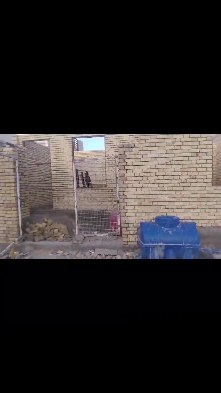 (؟ يرهم اقصاد  )؟                                              سلام عليكم بيت هيكل لبيع المكان حي السبل الثانيه بشارع ابو شكريه المساحه 160 يتكون من صاله مطبخ ديونيه صحيات يرهم اقصاد ويرهم نقد سعره 25 راسلني وتساب وتدلل ***********
