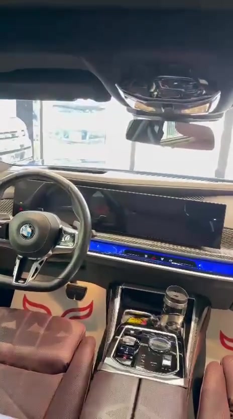 بسم لله ماشاء الله 🧿
 القوة المتانة الامان والهيبة  الكرستالة 1/1 بي ام دبليو 740 mkit connect drive موديل 2025 رقم بغداد وكالة العروش فول اوبشن اعلى مواصفات  ماشية 22 الف كم ابوآب أوتوماتيك شاشة سقفية خلفية كبيرة مساج اربع مقاعد بالاضافة تدفئة وتبريد اربع مقاعد الاطارات الخلفية متحركة الانارة بالسقف سكاي لاونج  اعلى مواصفات مع عقد صيانة خمس سنوات مجاني شامل كل شيء السيارة بدون حادث وبدون صبغ وبدون بارد بالاضافة مغلفة ppf عليه ضمان 
للاستفسار ***********
