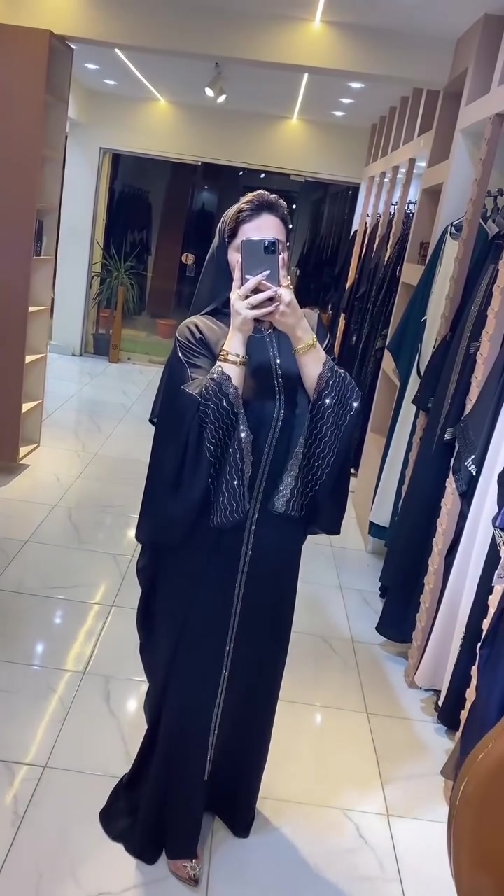 كل عباية حكاية من الأناقة والجمال
لطف للعبايات الخليجية
البصرة/الزبير مول/ط٢
***********
توصيل جميع المحافظات
