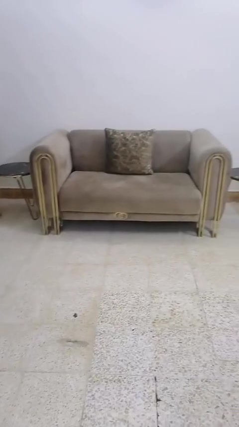 تخم • كنبة • بيجي