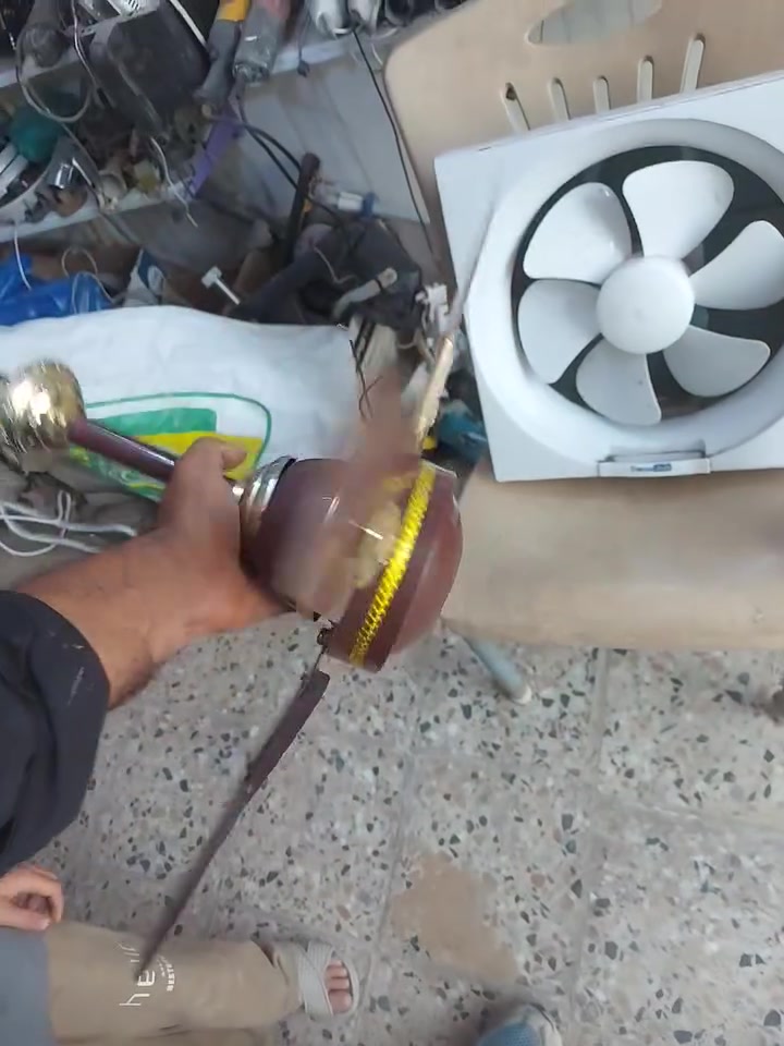 مروحه + ساحبة. بالشكل. شغلات. واستخدام. قليل.  20 الف. بس.  شارع المطار. مقابل. صيدلية. الالفه ***********
