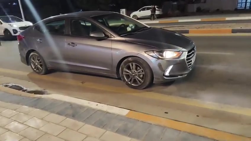 السلام وعليكم النترا 18 امريكي حادثها بمريكا طخه بالجاملغ وبل عراق بيها  صبغ كم قطعه بدون معجون فقط صبغ اثر شخوط لا الغود ولا شواصي مكينة وكير كفاله  مكاني بغداد سعر السياره 110وبيها مجال مواصفات السيارة نص فول تبريد خير من الله ***********0 هذا الرقم يشتغل على الخط مابي وتساب وهذا الرقم بي وتساب ***********
