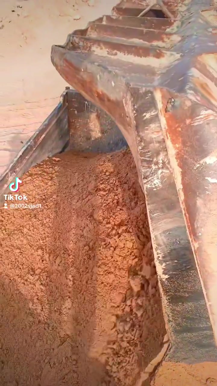 السلام عليكم سبيس درجه اولى رمل جرع مال سطوح رمل مغسول رمل لباخ حمل فول📞*********** سعر 120
