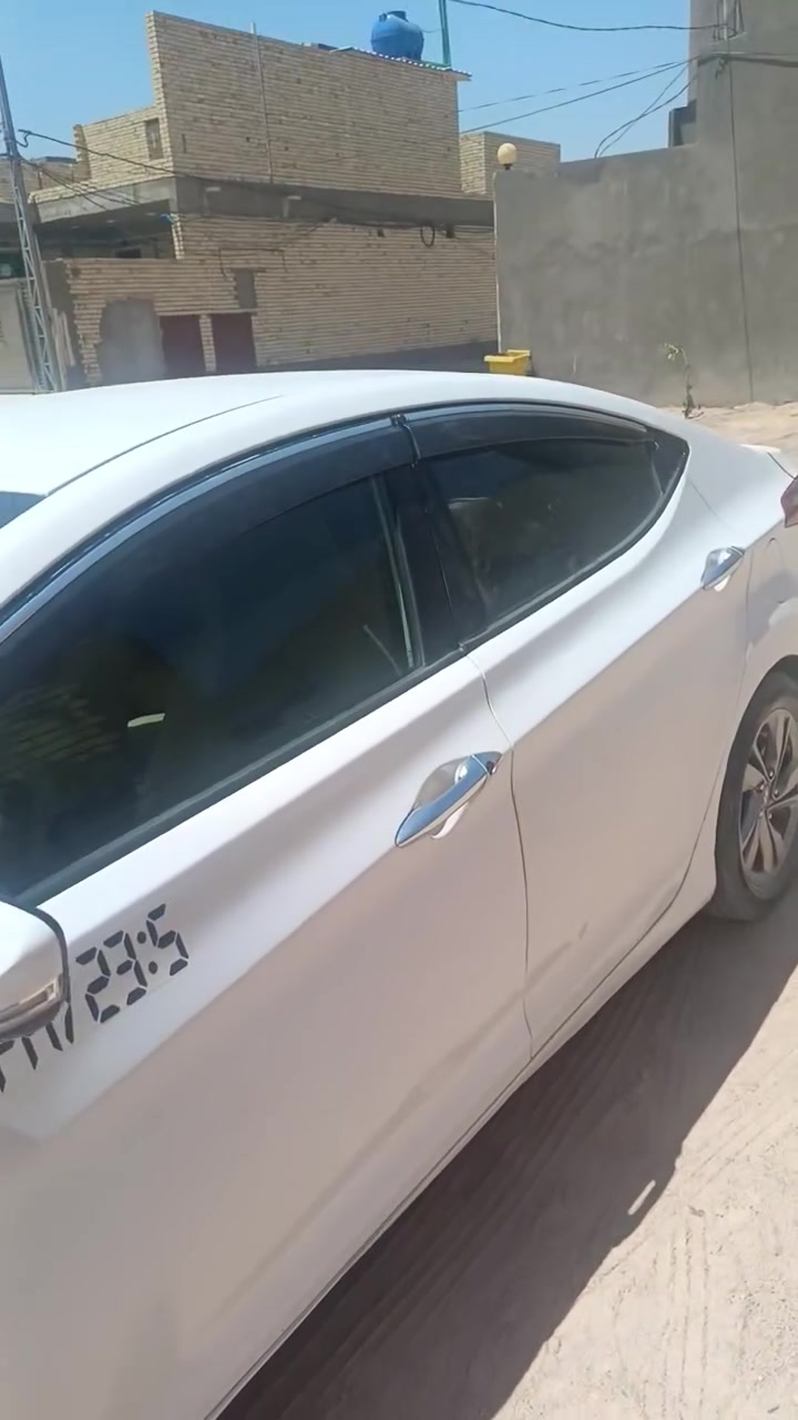 سلام عليكم سياره الانتره 16 خليجي للبيع سعر 115 وبيه مجال وبيه صبغات قليله وسيارة بسمي وسنوية لحد 2030 لتواصل عبر رقم الهاتف وبيه واتساب ***********
