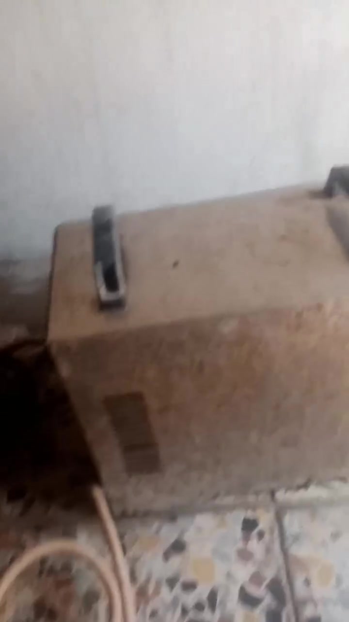 مكينة لحيم كبيره اصليه السعر ١٢٥ العنوان البصره الجبيله القياده البحريه خلف نادي البحري الرياضي ***********
