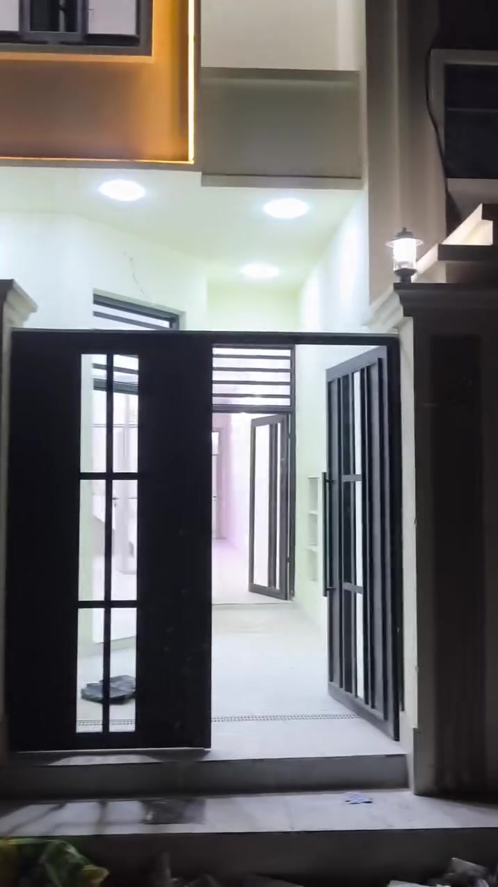 🏠 دار للبيع - بناء جديد لم يسكن
📍 العنوان: الديوانية - حي الفرات - خلف بناية ابن عطية

📐 المساحة: 100 متر

📋 التفاصيل:
• 3 غرف نوم • 2 صالة • مطبخ • استقبال ضيوف • مجموعة صحيات داخل + خارج 
✨ المواصفات:
بناء حديث وجاهز للسكن، تشطيب درجة أولى، ما مسكون ابد.

للاستفسار والمعاينة:
📞 ***********
مكتب البروج المشيدة للعقار

#الديوانية #عقارات_الديوانية #دور_للبيع #حي_الفرات #البروج_المشيدة
