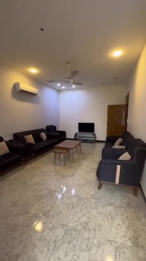 🏠 شقة للإيجار – الداودي

📍 الموقع: الداودي، محلة 611، قرب التانكي  
📐 المساحة: 120م  
🏢 الطابق: أرضي  عوائل 
🛏️ غرفتين نوم  
🛋️ صالة  
🍳 مطبخ  
🚿 خدمات  
🚪 مدخلين  
💰 الإيجار: 1000$
📞 للاستفسار والحجز تواصلوا ويانا
واتساب ***********
