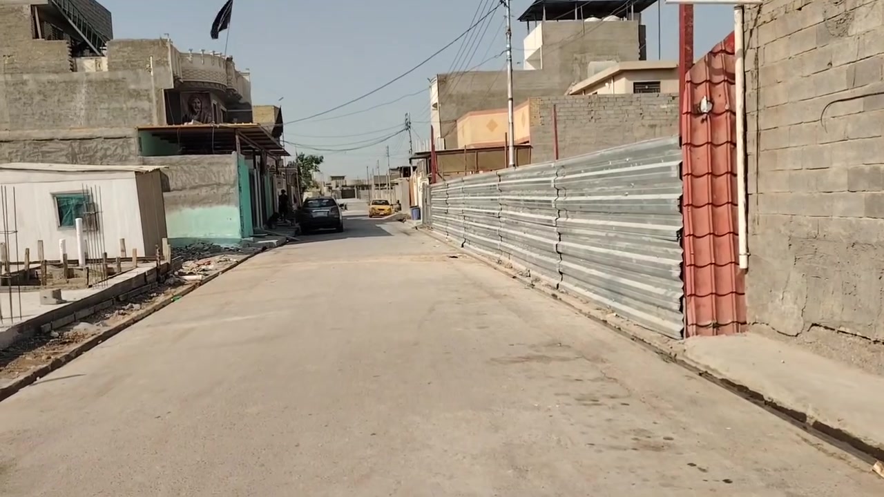 سلام عليكم بيت للبيع 100متر مربع واجهيا 10 ونزال 10 ركن سند 25 زراعي حي الأمير قرب شارع البحيره كل الخدمات موجوده يحتوى ع ستقبال وصاله و قرفه وطابغ الاول نفس الفوك مع الملحقات للستفسار ***********
