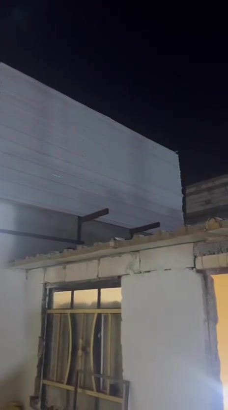 سلام عليكم قلعة للبيع شغل درجة أولى شخاط وجينكو جديد الطول 5متر والعرض 4متر *********** العنوان البصرة الزبير
