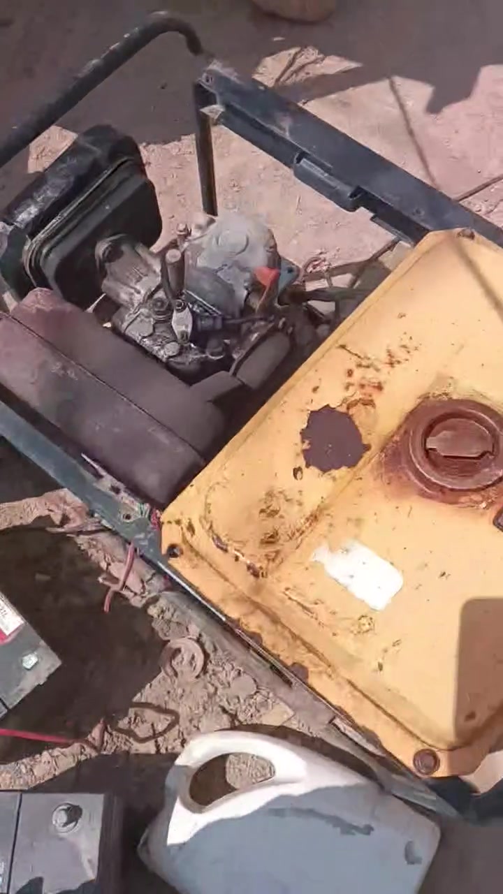 مولد كاما 5كيفي يشغل 12 امبير يفيد اهل المحلات واذا عندك بيت يشغله الموقع واسط قضاء الحي لتواصل الرقم ***********
