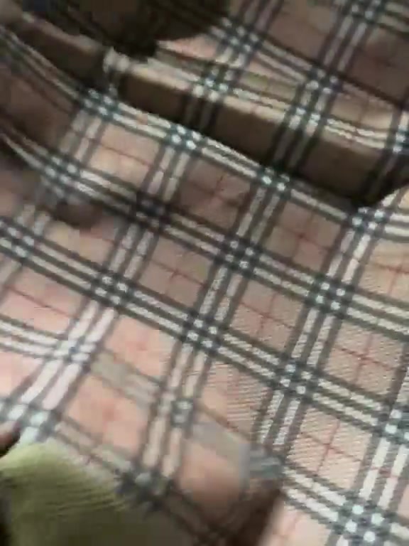 السلام عليكم شباب تلبيسه للبيع تفهم الشيري هايسه جنبي فتون عاليه تلبيسه جديده هذا رقم الهاتف ***********

