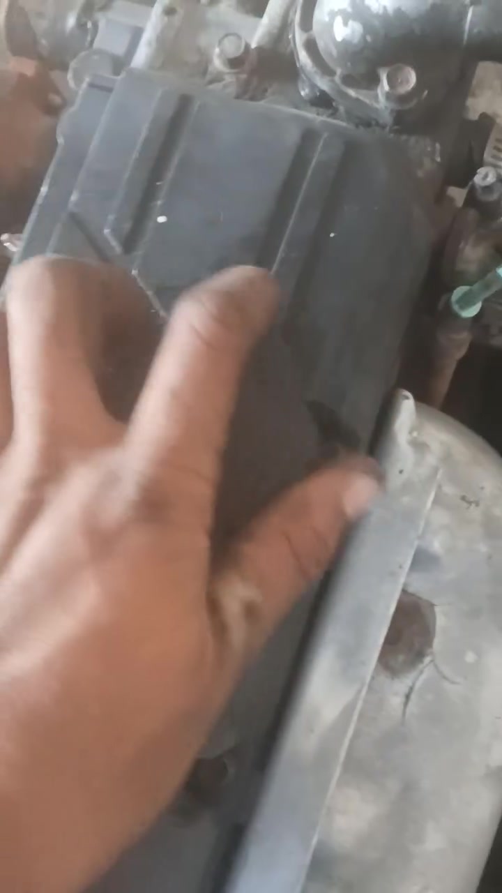 السلام عليكم محرك للبيع 2700 محرك مق محرك خير من الله السعر 10 اوراق مكان بابل ***********
