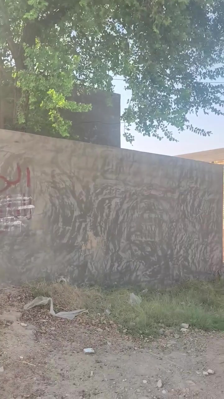 سلام عليكم بيت للايجار أبو غريب حي المهندسين نهاية شارع 30 مساحة البيت 200متر يحتوي على صاله ومطبخ وصحيات و3 غرف نوم ايجار البيت 400 للاستفسار على الرقم ***********@
