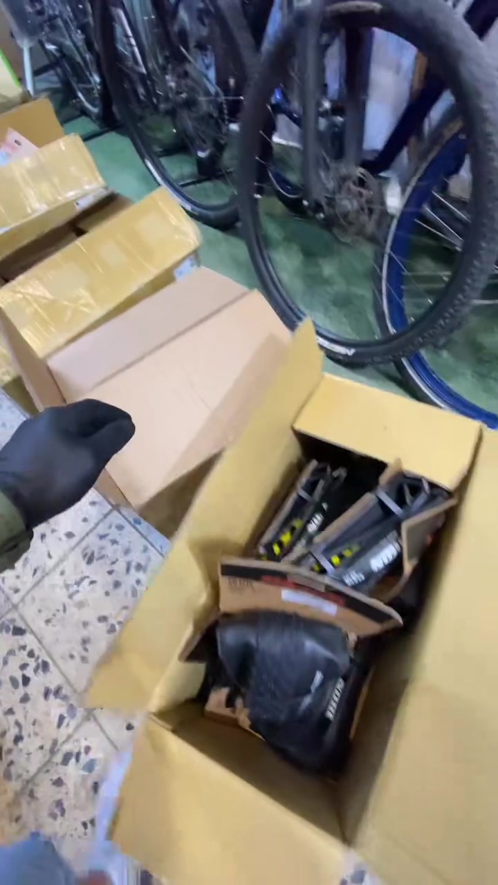 بغداد • إطارات ماكسيس • چوب
