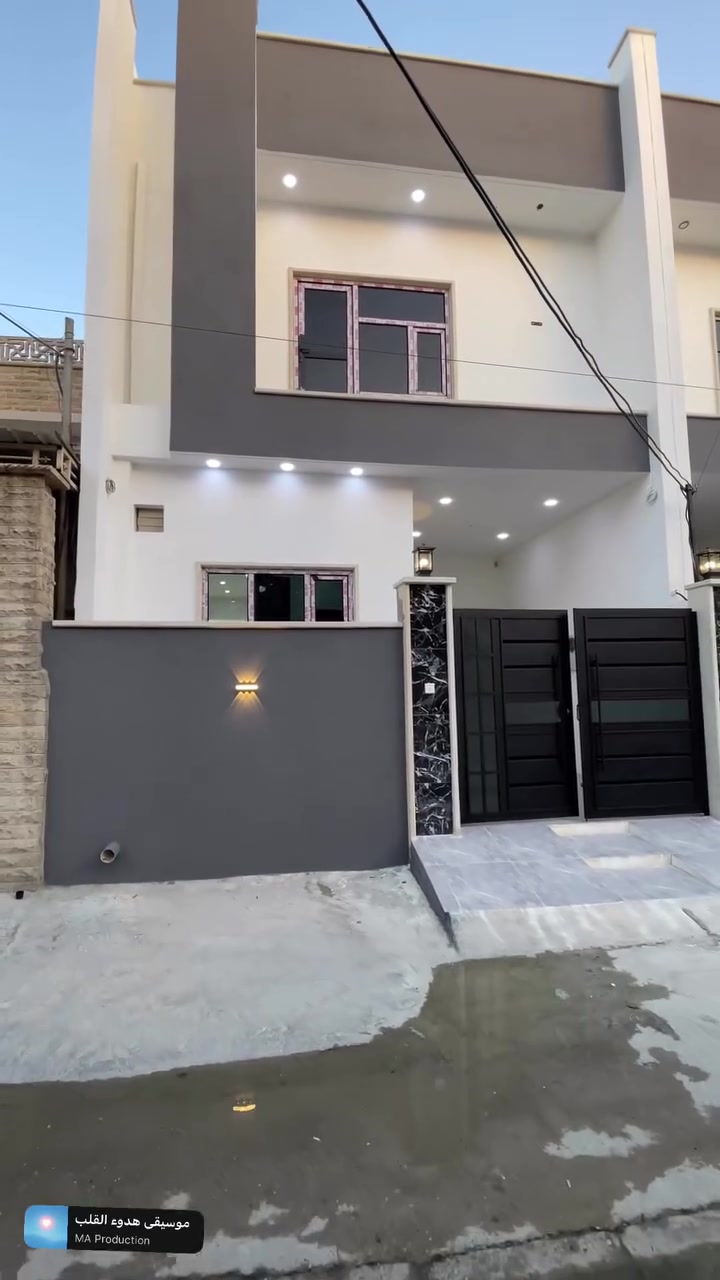 السلام عليكم
#عروض_عقارات_البدوي 
دار حديث للبيع بناء ممتاز مع توثيق مراحل البناء 
الموقع حي السكر  المربع الاول 
مساحه الدار ١٣٠ متر واجها ٦.٥ 
يقع على شارع ٨ متر 
يتكون الدار من ٤ غرف نوم مع خدمات بالطابقين 
للاستفسار مراجعه مكتبنا في حي البلديات 
او الاتصال بنا *********** /***********

تعرف على المزيد
