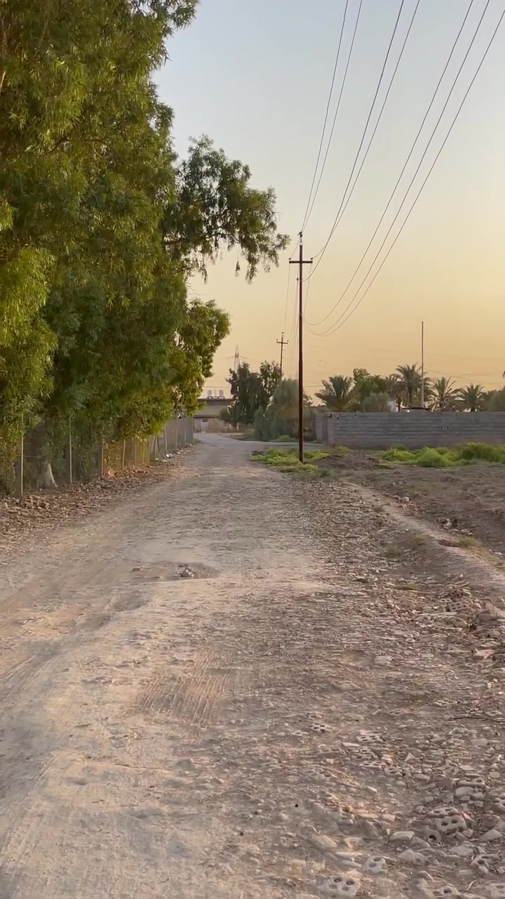 السلام عليكم ۳دوانم نزله بيت حجي داود قريبات عل الشارع يم المدرسه سعر الدونم الواحد 45 مليون تريد واحد اوكلهن  اتصل ودلل ***********

