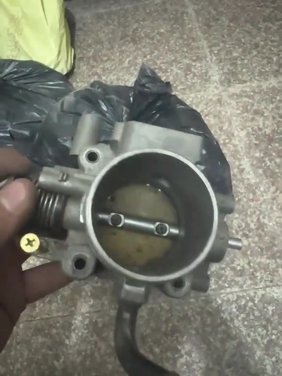 غراض كيا ريو ضفاير كامله مال كيا ريو  باتري جديد ممستخدم امازون وعندي حساسات انواع الحساسات موجوده مرايه  جه اليمنه شراي يتصل ***********
