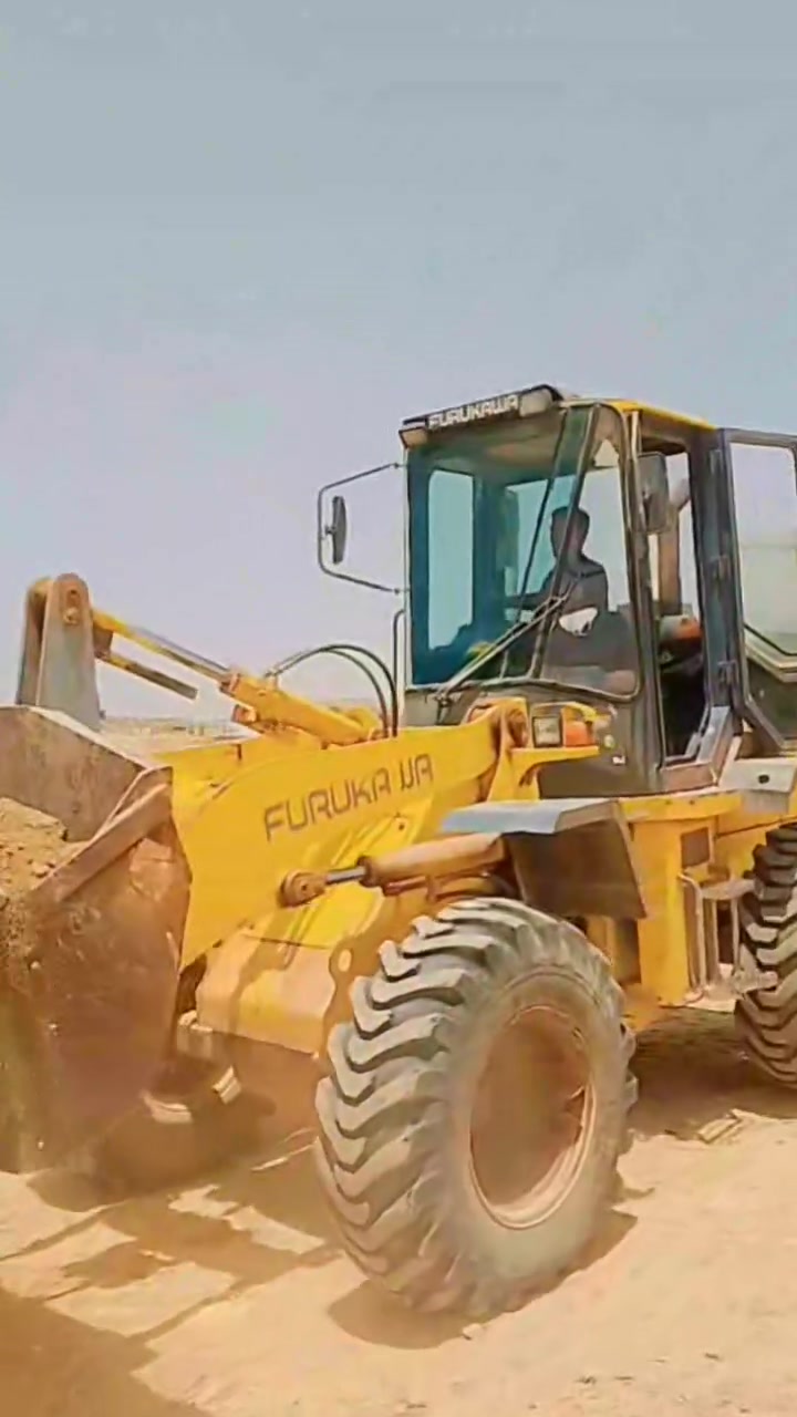 السلام عليكم شفل فاركاوه حجم 310للبيع مكان ديوانيه ***********
