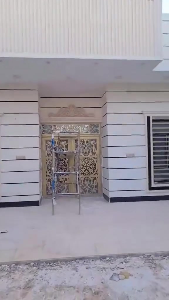 خلفه واجهات ولبخ اسود وجص
***********
