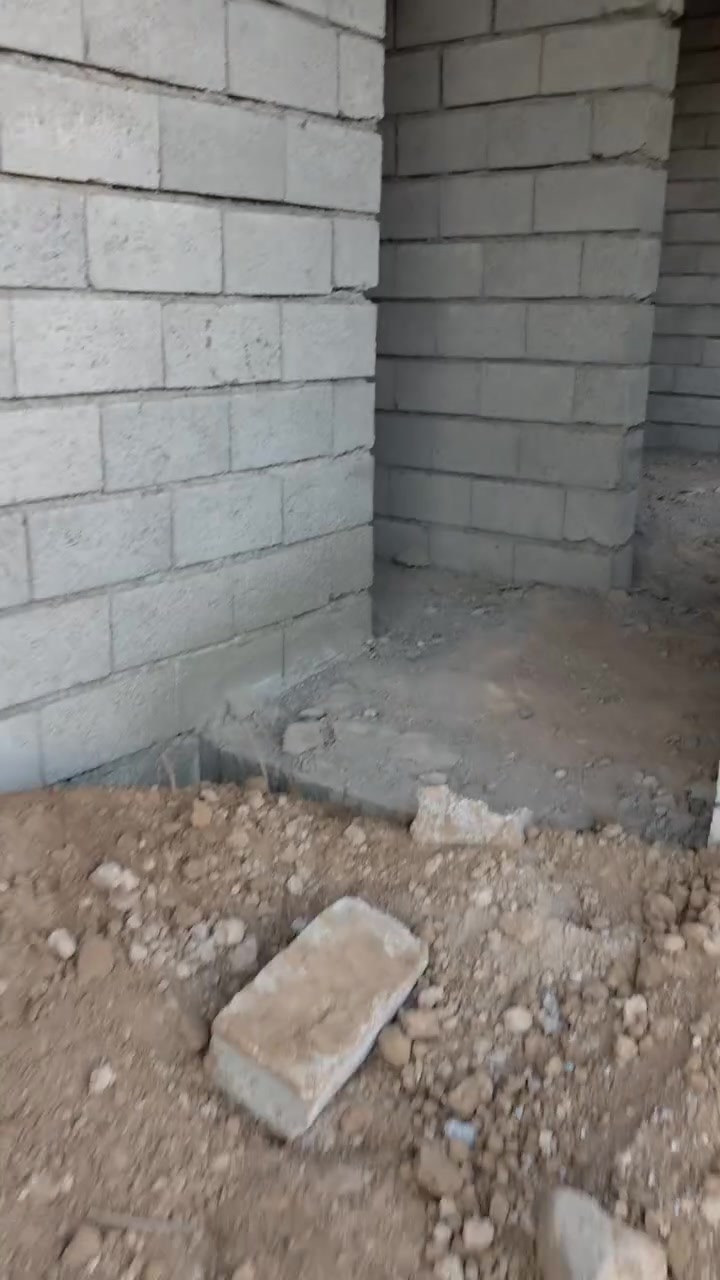 السلام عليكم
هيكل للبيع مساحه ٢٠٠ متر كامل استاره وبيتونه   كاع ناجي الجحيشي خلف مول الرمضان يم القنطره  تعبر عاليمين سعر ٢٠ مليون 
***********
