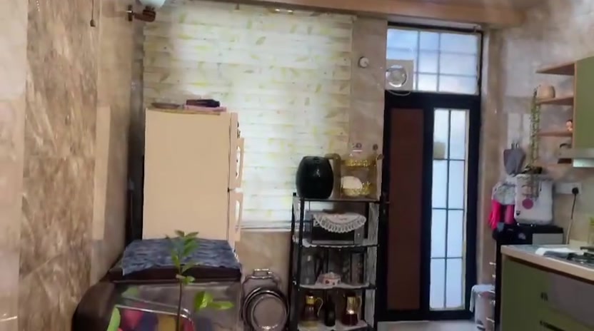 دار للبيع الكوفة حي المتنبي خلف الشارع العام المؤدي إلى مسجد السهلة
المساحة ١٦٠ م يحتوي على 
٣ غرف
٣ صحيات
استقبال 
٢ صالة
طابقين بناء حديث سند صرف باسمي 
السعر ٤٥٠ 
للاستفسار 
***********
