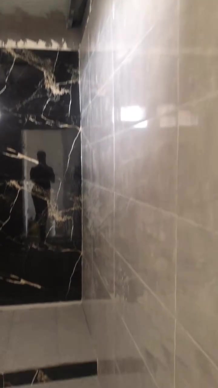 سلام عليكم 
شغل سيراميك درجة اولى اشتغل بالمهنة 20 سنه اشتغل جميع مناطق البصرة وعندي كادر تفليش شنو تريد موجود هذا الرقم والاستفسار ***********
