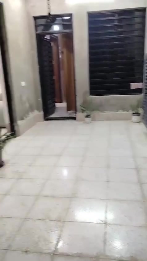 دار  100متر زيرو سند 25 بناء طابوق جمهوري ..يحتوي علئ صاله و4 غرف نوم ومطبخ حار ومطبخ بارد وخدمات صحيه عدد 4 ودرج وبيتونه. .وطرمه وترك وحديقه وكراج سياره
السعر 120

العنوان الشعب منطقه السريدات القديمه مربع 3

للتواصل مكتب الاخوين للعقار ***********
دار  100متر زيرو سند 25 بناء طابوق جمهوري ..يحتوي علئ صاله و4 غرف نوم ومطبخ حار ومطبخ بارد وخدمات صحيه عدد 4 ودرج وبيتونه. .وطرمه وترك وحديقه وكراج سياره

