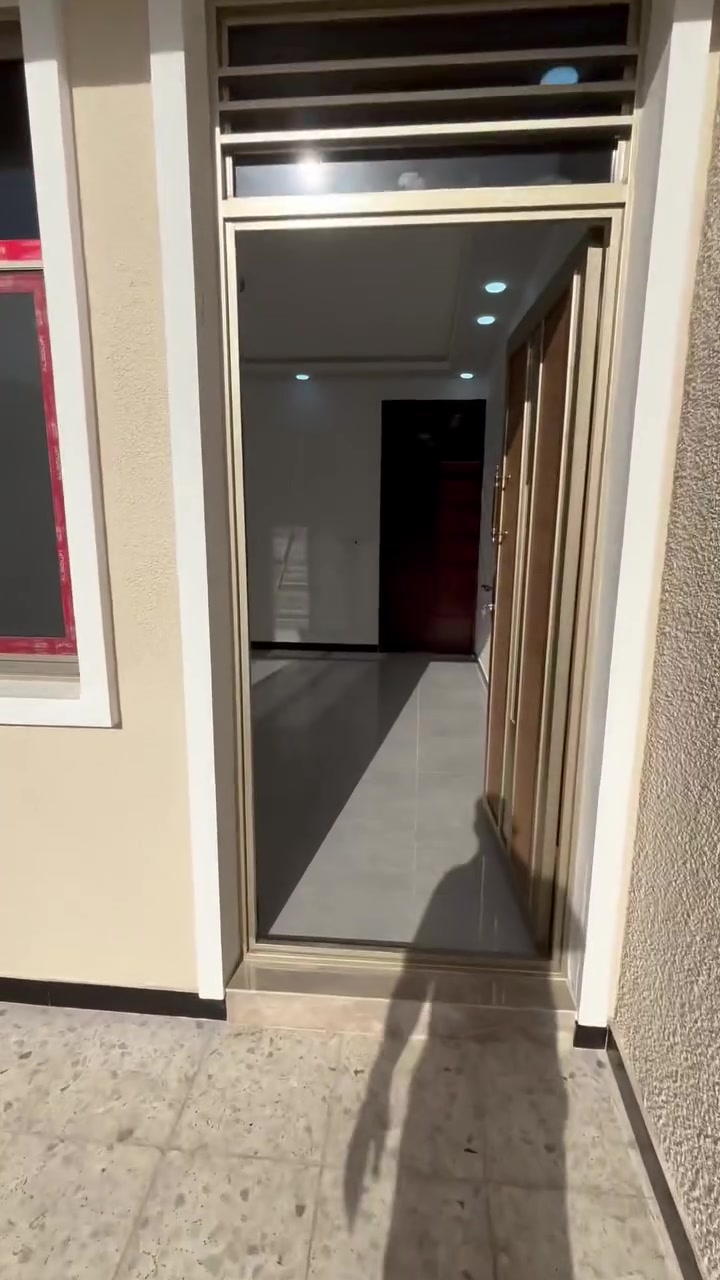 🏡 مكتب البديع للاستثمار العقاري

🔥 دار للبيع – بناء حديث وموقع مميز

إذا تبحث عن دار مرتبة، عملية، وبناء حديث وبموقع قريب من الخط السريع، هاي فرصة تستحق المشاهدة 👌

🏠 تفاصيل الدار:
🔹 المساحة: 60 م²
🔹 الواجهة: 4 م على وجهين
🔹 فضلة: 20 م²
🔹 بناء حديث
🔹 كراج سيارة

✨ الطابق الأول:
▪️ صالة
▪️ مطبخ
▪️ غرفة نوم
▪️ خدمات
▪️ كراج

✨ الطابق الثاني:
▪️ غرفتا نوم
▪️ خدمات

📍 عنوان الدار:
بغداد – حي القاهرة – ناجي عواد – قرب الخط السريع

📌 عنوان مكتب البديع:
بغداد – حي القاهرة – المعلمين
مجاور بيتزا بيروت وأسواق حيدر

📞 للاستفسار والتفاصيل:
***********

🔥 دار بمواصفات عملية وبناء حديث… للتفاصيل أو تحديد موعد للمعاينة، تواصلوا ويانا.

🏡 مكتب البديع للاستثمار العقاري – خيارات عقارية مميزة وفرص استثمارية موثوقة
