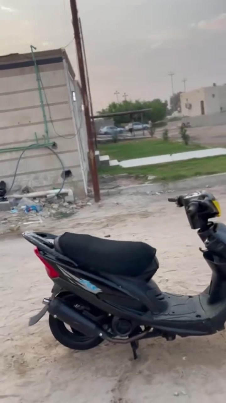 ماكس عدلة • سلف • عوز سكنات