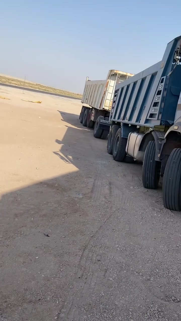 السلام عليكم
سياره لبيع قاطره مقطره مكينه ٤٤ بم كهربائي  تلاث لوحات مكفوله تخم تاير لاستفسار ***********
