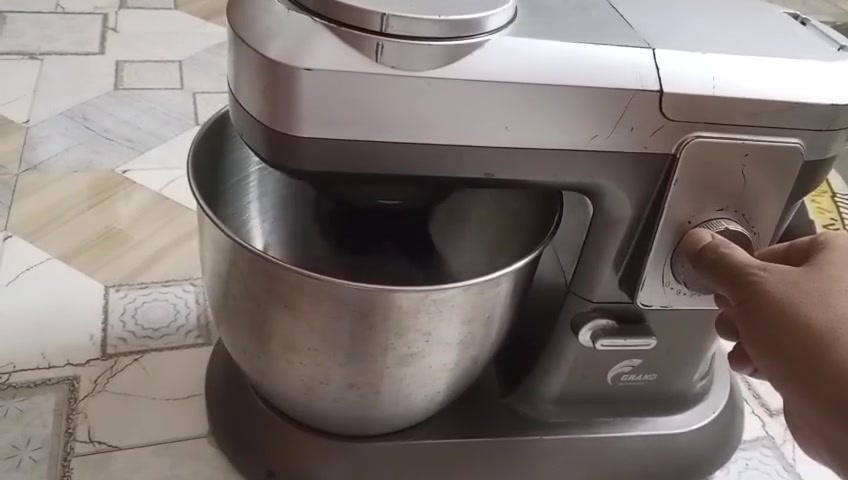 السلام عليكم عجانه للبيع تاخذ 5كيلو نوعيه راقيه الملف نحاس تخبل مثل ماموضح بصوره تجي تفحص اله تاخذه السعر 150 وبيه مجال العنوان الشطره التواصل ع واتساب ***********

