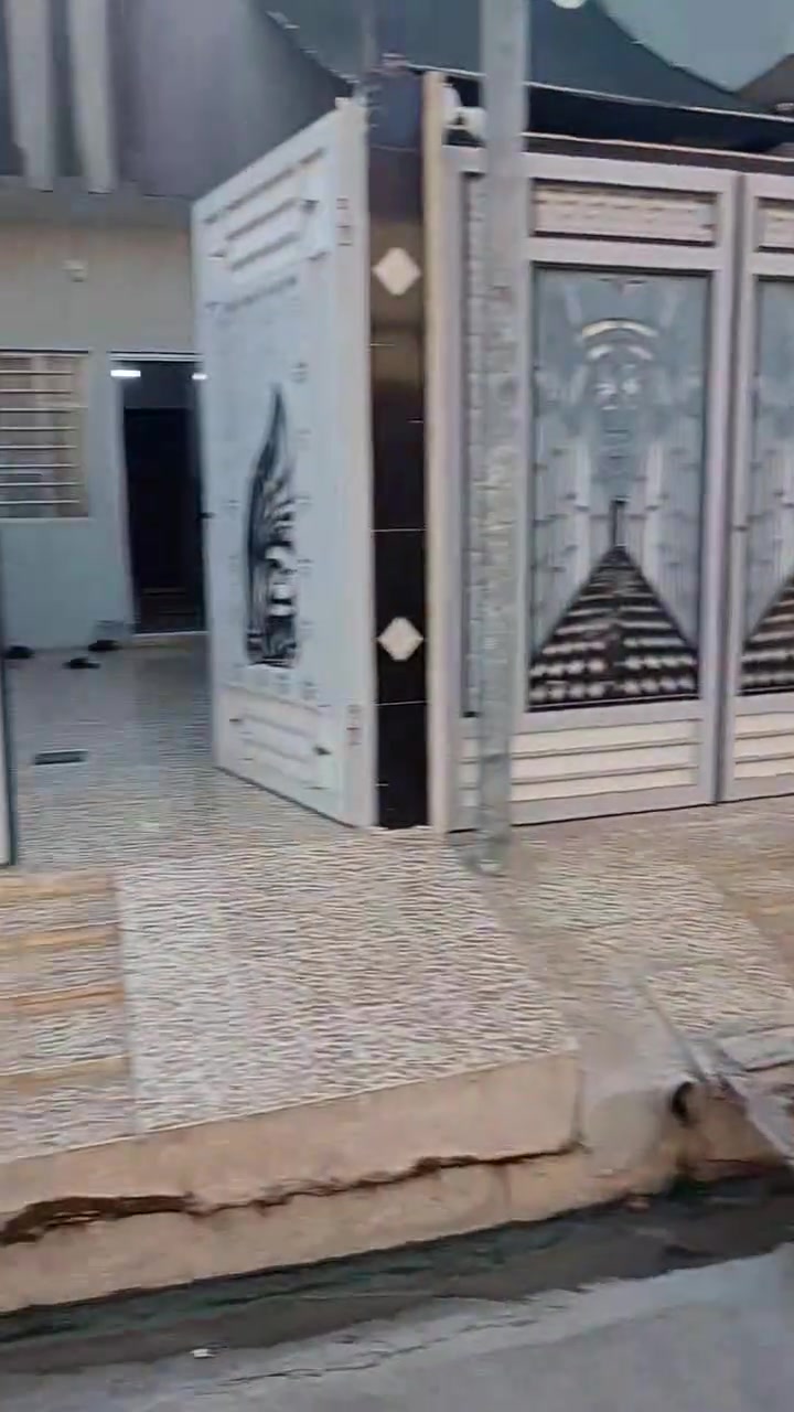 للبيع للبيع للبيع
دار سكنية فى رجم حديد الضباط موقع مميز جدا شارع/20 فرع المختار مقابيل محطة الكهرباء ثاني بيت بالفرن على جهة اليمين
المساحة/ 100متر
الواجهة/ 5 متر شروق تام
النزال /20 متر
غرفتين نوم واحدة بالصدر وغرفة صغيرة مكان المطبخ
ومطبخ واسع وحمام داخلي
وتواليت خارجية وكراج يسع سيارة مع بيتونة سند ملك صرف باسم الشرعي ( شرط التحويل) البيت كما موضح التفاصيل بالفيديو السعر/85
للاستفسار أكثر مراجعة مكتب 
محمد الزعيتر للعقار سايدين حي نابلس قرب جامع الضلعان أو الاتصال على ارقام المكتب
***********
***********
