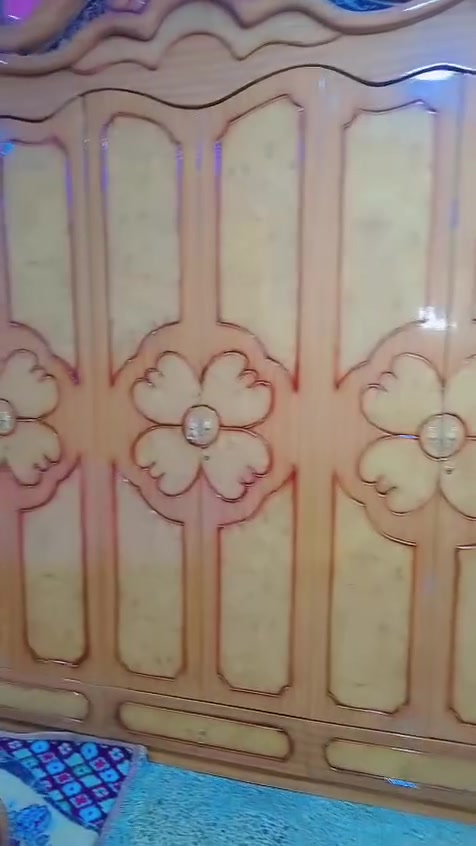 غرفه نوم ماليزيا  للبيع بسعر 500الف استفسار على رقم ***********
