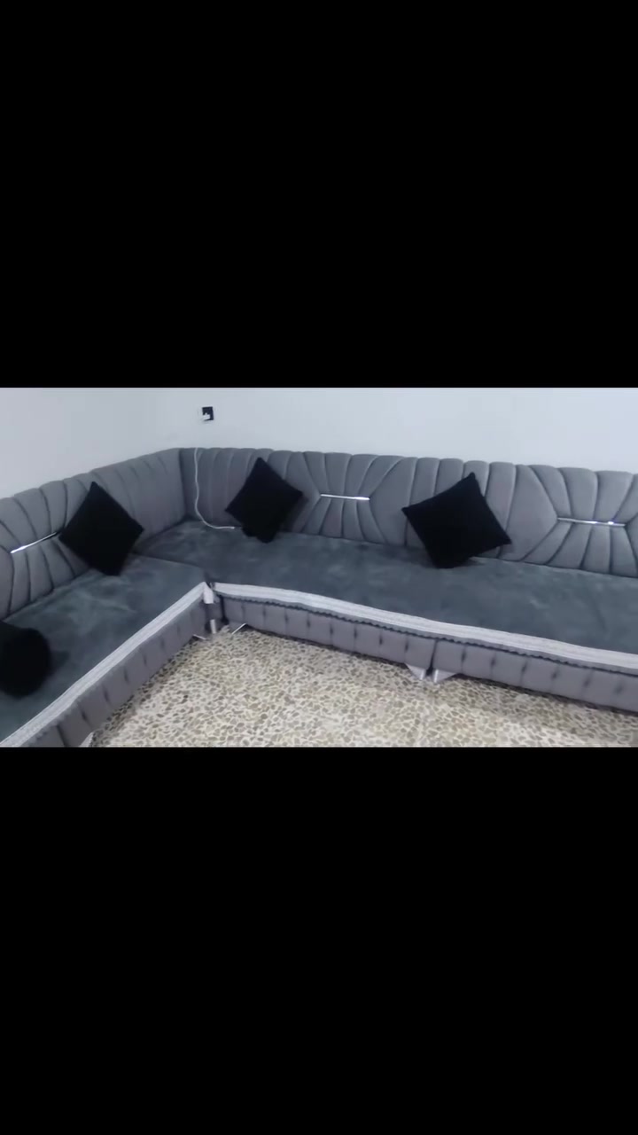 طخم  شرط خشب عراقي مستخدم شي قليل 8 امتار للبيع لجل ضروف ماديه تواصل ***********/***********
