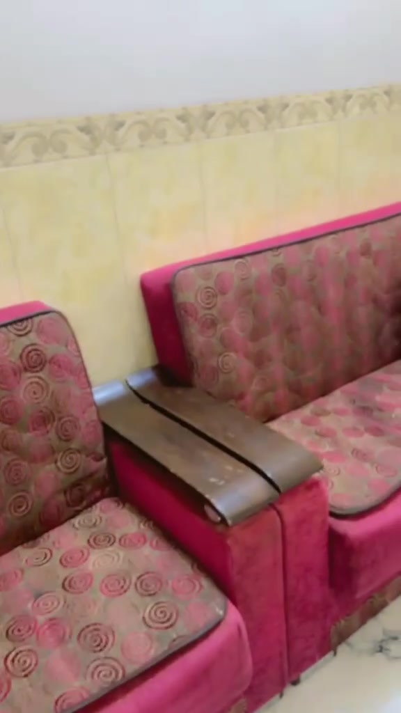 سلام عليكم تخم ١٠ مقاعد بي مخزن ليجوه ويتحول جربايه كلش نضيف السعر 100 للاستفسار ***********
