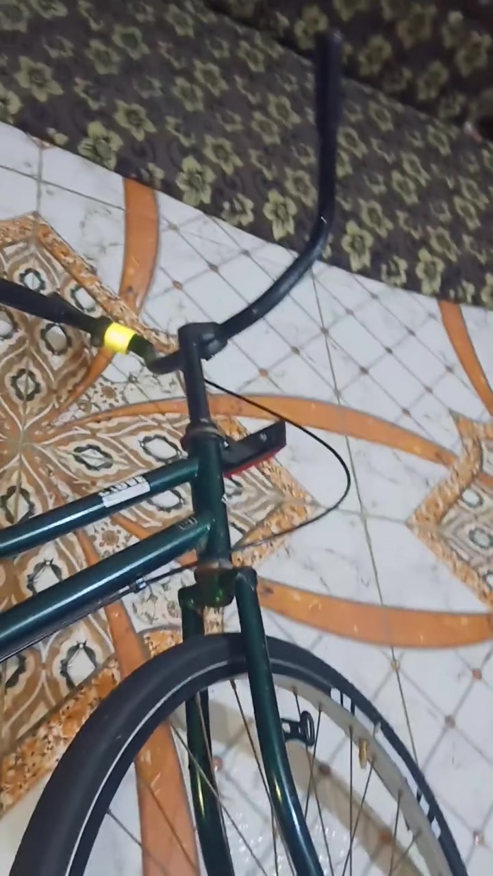 سلام عليكم بيسكل البيع شركت كلوف سعر 110وبي مجال قليل شركة كلوف مديل 18 رقم الهاتف ***********
