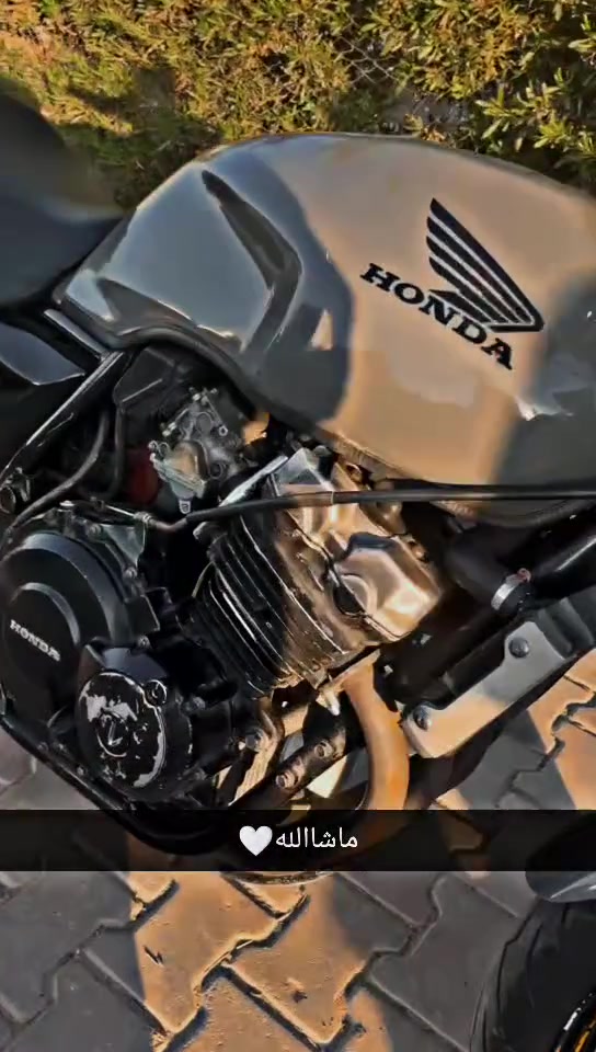 سلام علیکم عندی های دراجة cb400 نضیف ماناقص شي محرك مفتوح بس بل شرط سعرة 8ورقة بي مجال عنوان كركوك رقم ***********واتس اپ
