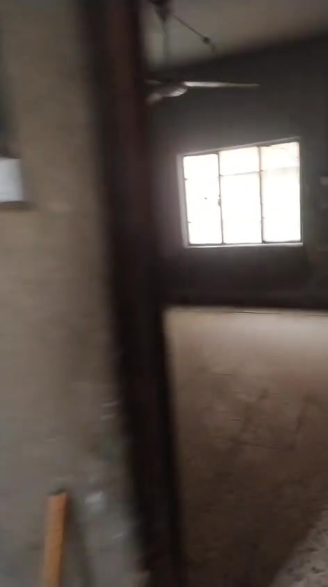 السلام عليكم مشتمل الإيجار شارع 80 مقابيل مخبز مهند نزلت البزل اول شارع عل يسره الاستفسار الاتصال ***********
