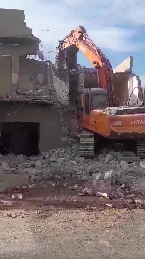 بيناء بيوت تفليش بيوت ترميم بيوت كل اشغال بيوت نشتغله شغل مضبوط عل اتفاق مكاني كركوك للاستفسار ***********
