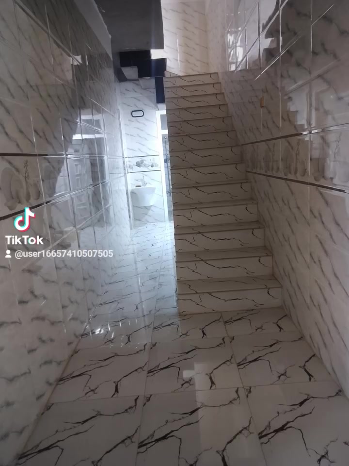 بيت للبيع • طابق ونص • ١٠٠م المدرسة الصينية